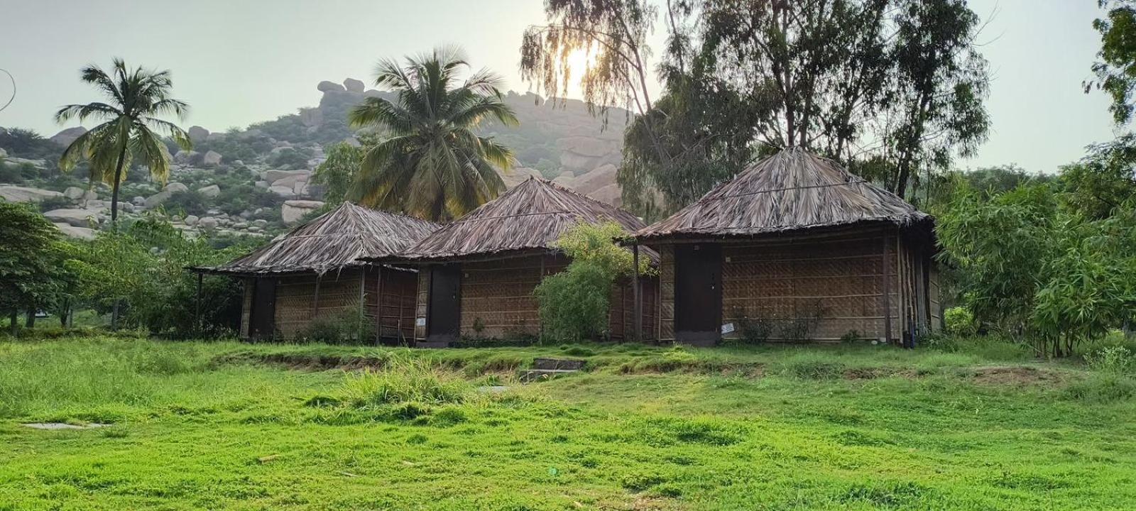 Banana Tree Home Stay Хампи Экстерьер фото